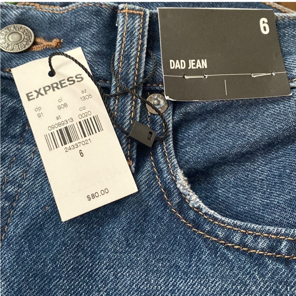 NWT Express High Waisted Original Cropped Dad Jeans Button Fly Size 6 - Picture 7 of 7